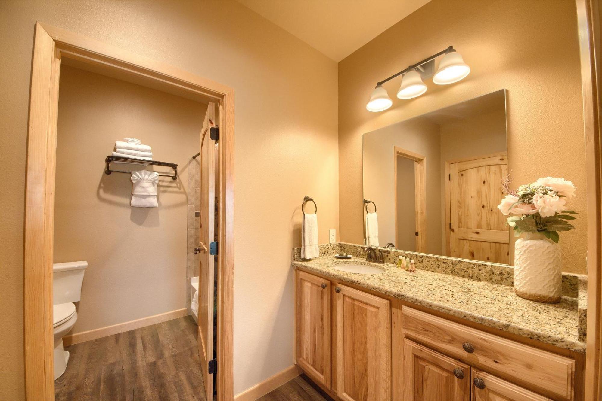 Oma13A14 Gruene Bungalow At Old Mills Resort New Braunfels Bagian luar foto