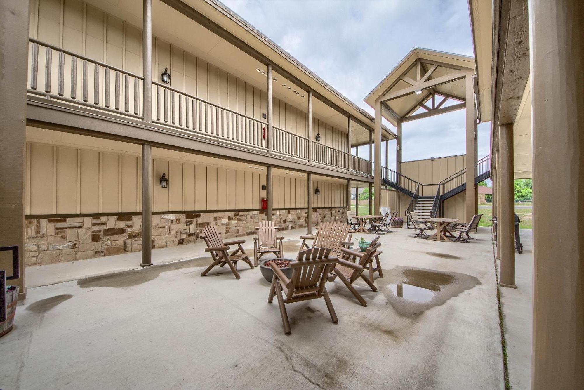 Oma13A14 Gruene Bungalow At Old Mills Resort New Braunfels Bagian luar foto